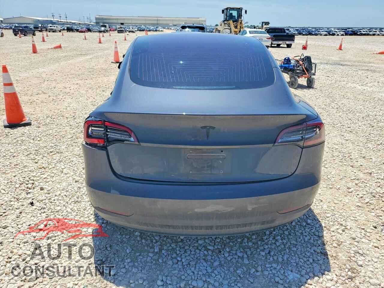 TESLA MODEL 3 2018 - 5YJ3E1EA6JF033996