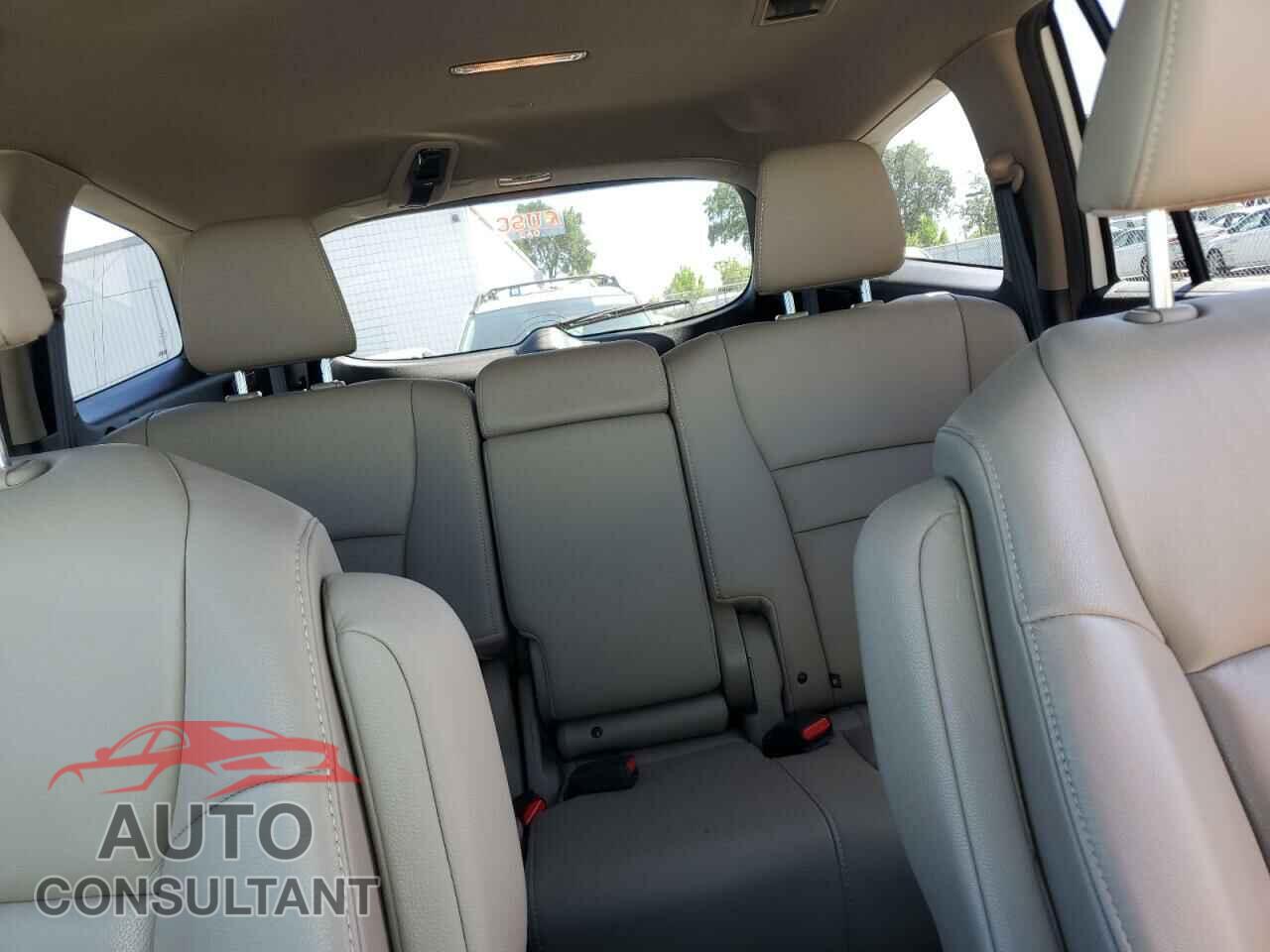 HONDA PILOT 2017 - 5FNYF6H53HB087359