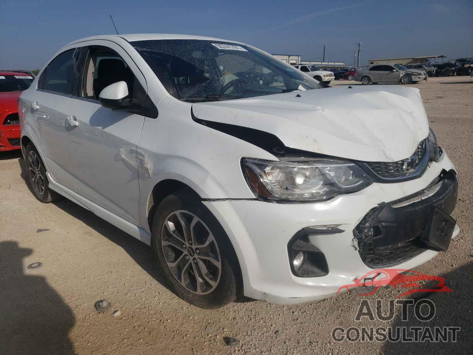CHEVROLET SONIC 2018 - 1G1JD5SH7J4103864