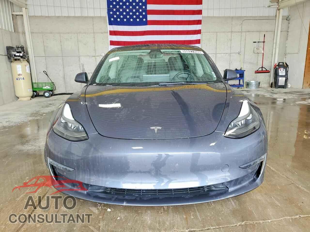 TESLA MODEL 3 2022 - 5YJ3E1EA8NF288218