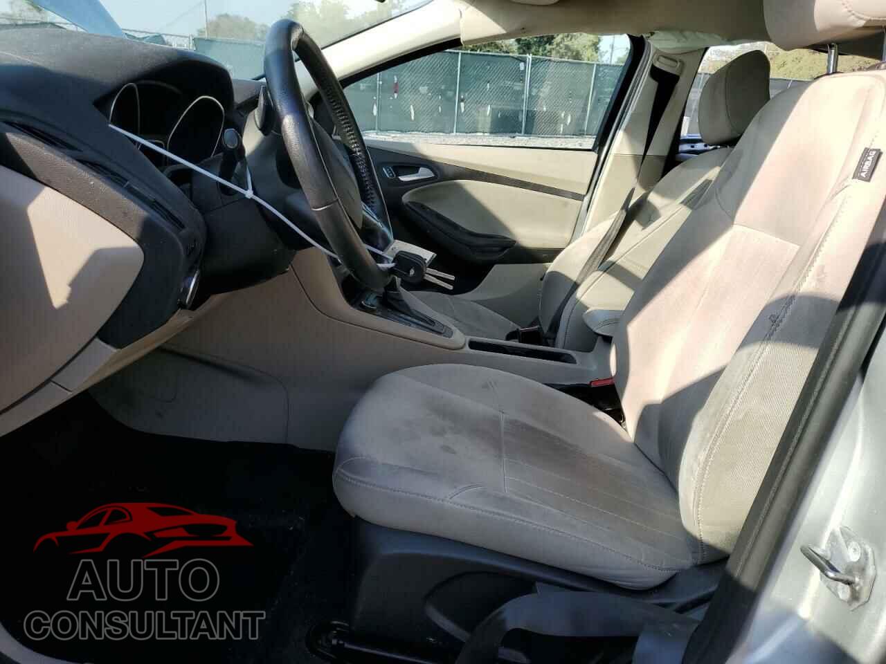 FORD FOCUS 2015 - 1FADP3F21FL215679