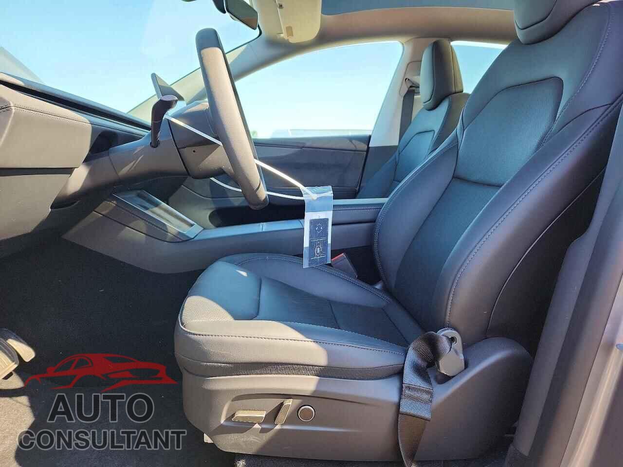 TESLA MODEL Y 2026 - 7SAYGDEE7TF566711