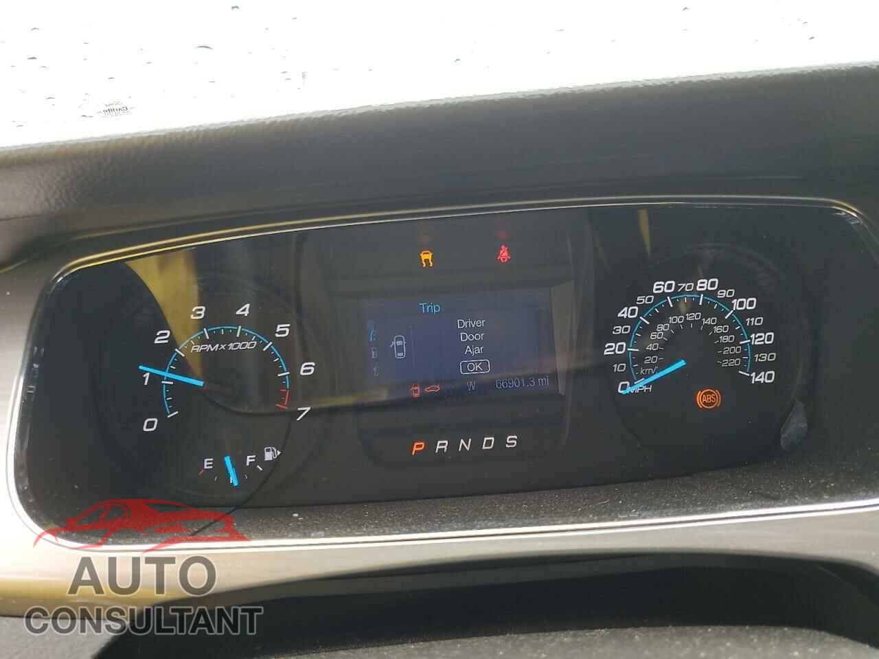 FORD TAURUS 2017 - 1FAHP2E88HG106391