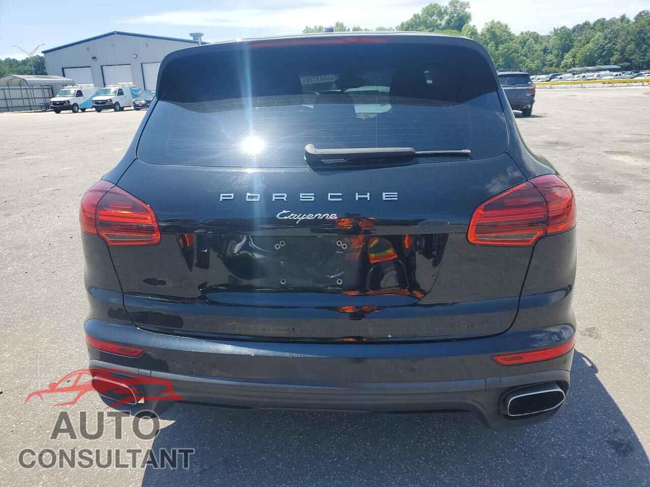 PORSCHE CAYENNE 2016 - WP1AA2A23GLA03575