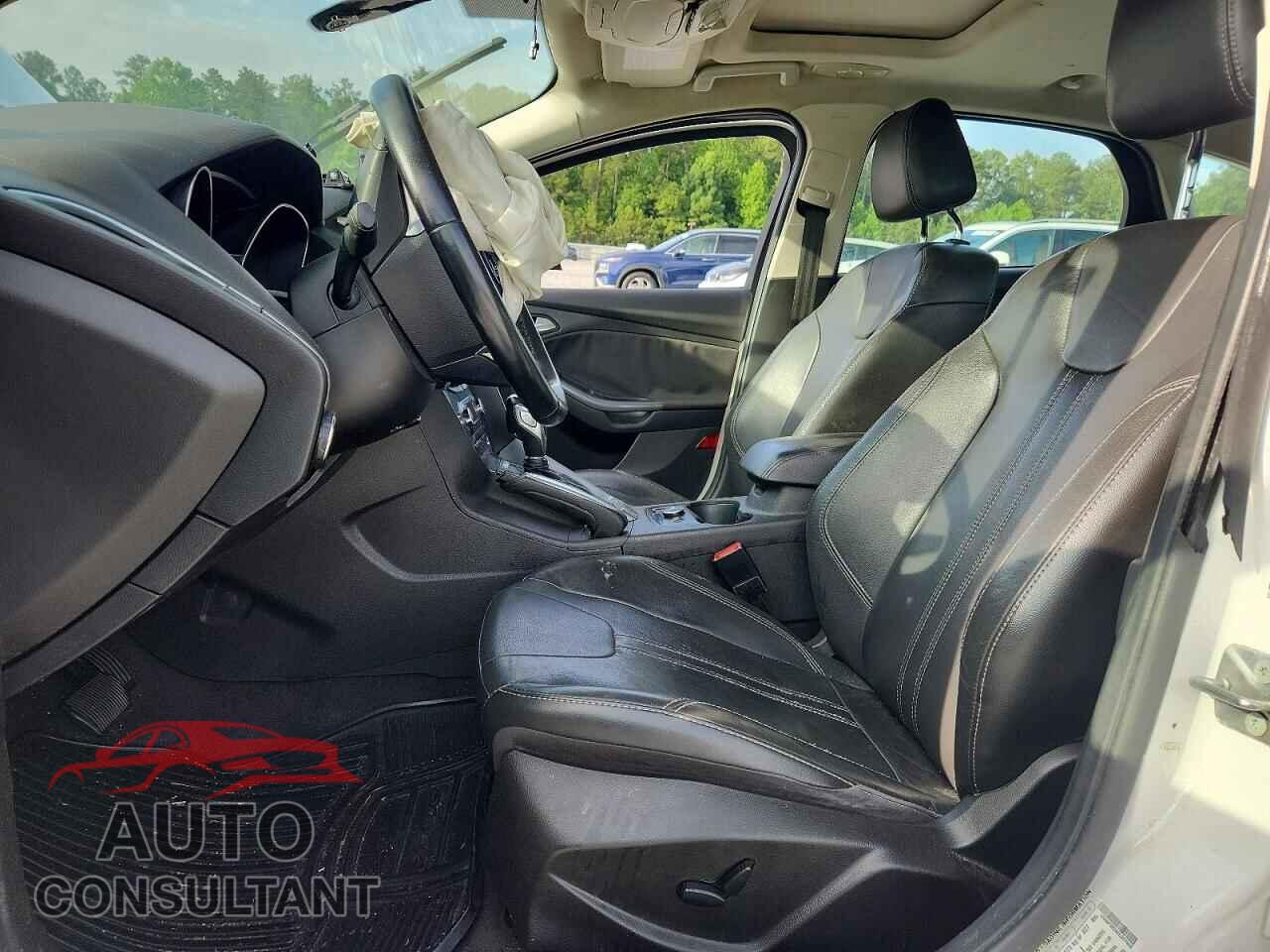 FORD FOCUS 2012 - 1FAHP3N26CL327456