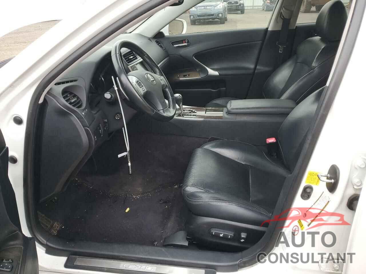 LEXUS IS 2012 - JTHCF5C25C5055684