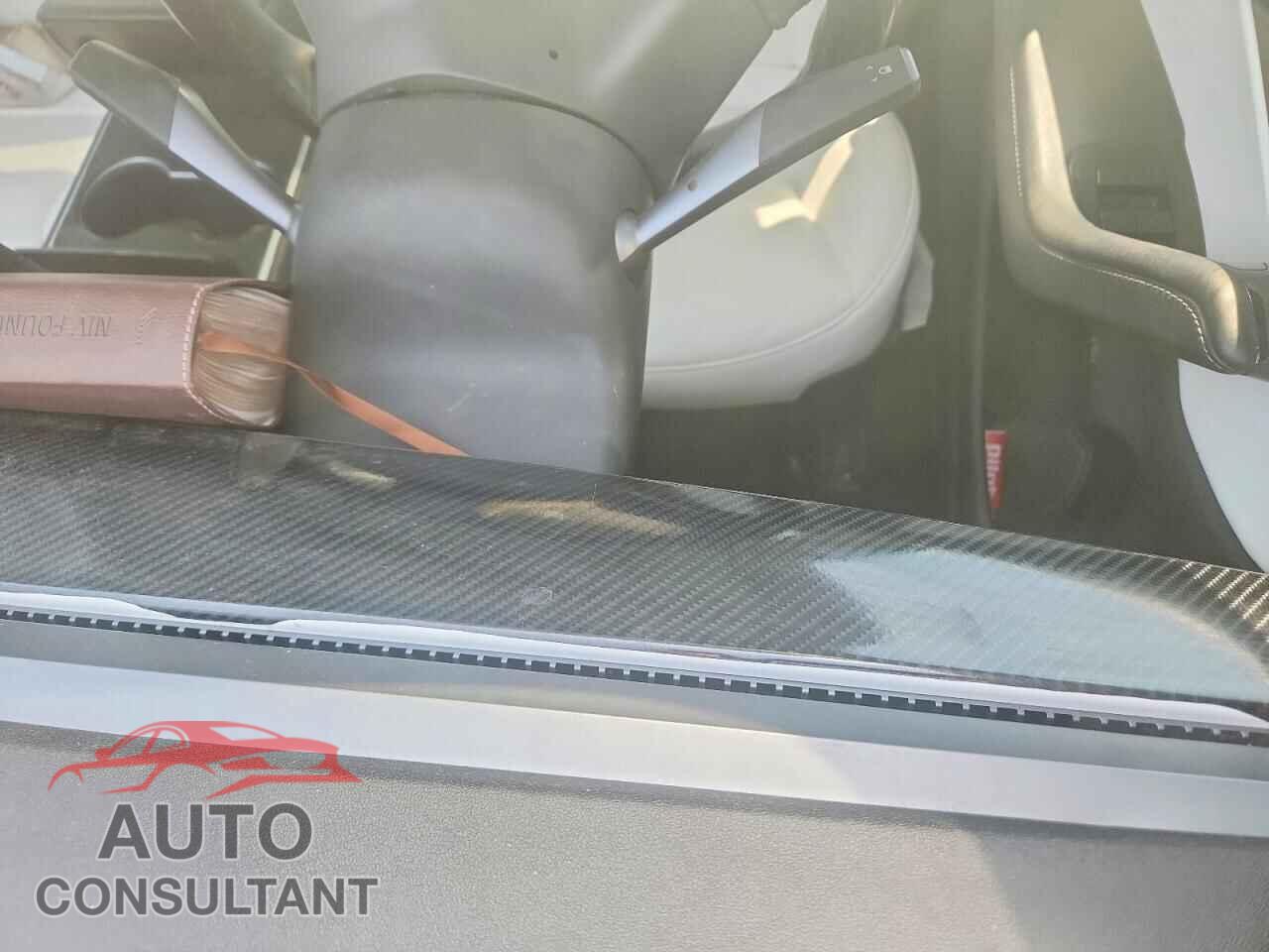 TESLA MODEL 3 2019 - 5YJ3E1EB2KF194856