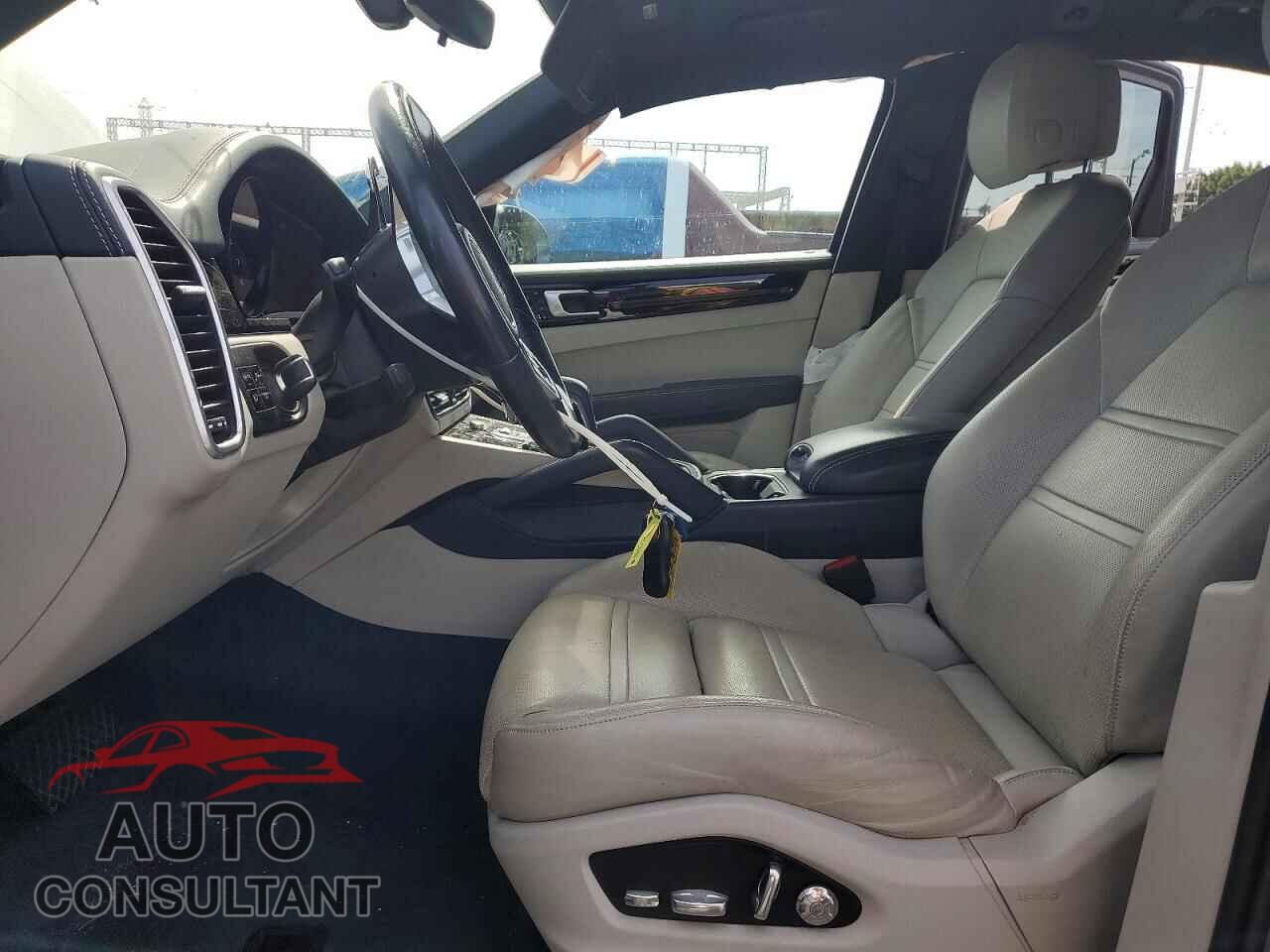 PORSCHE CAYENNE 2019 - WP1AA2AYXKDA10272