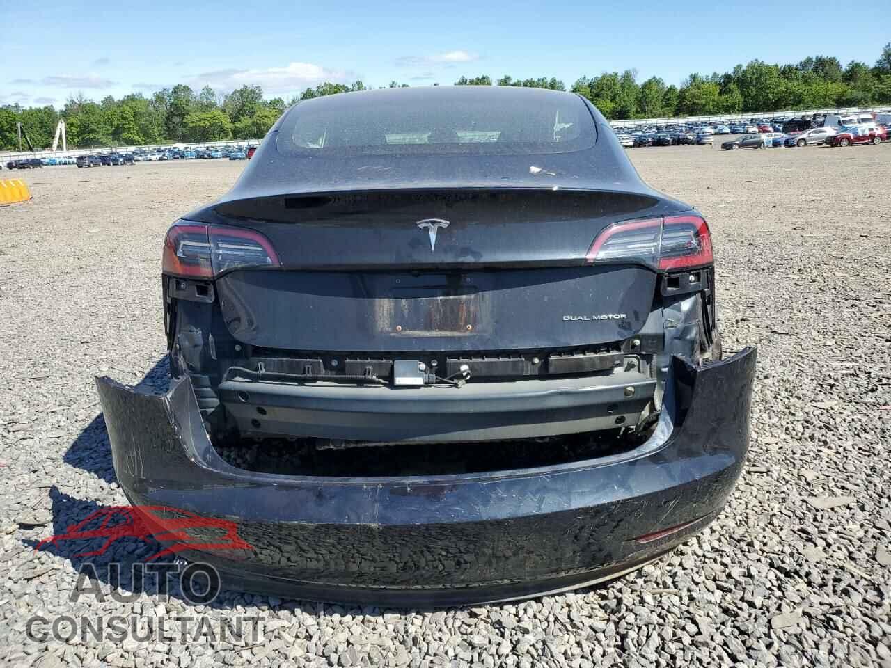 TESLA MODEL 3 2018 - 5YJ3E1EBXJF090582