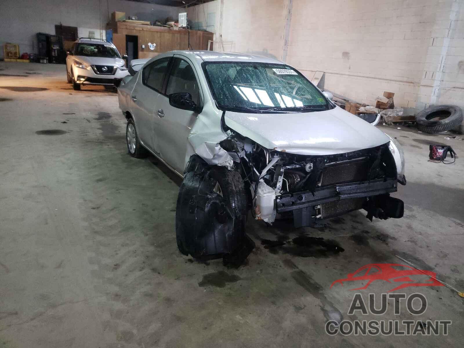 NISSAN VERSA 2018 - 3N1CN7APXJK406657