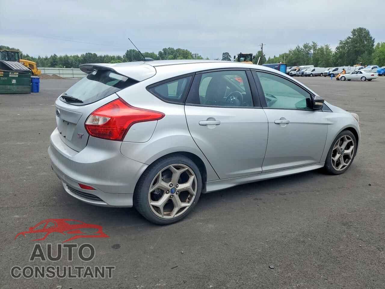 FORD FOCUS 2013 - 1FADP3L95DL235643