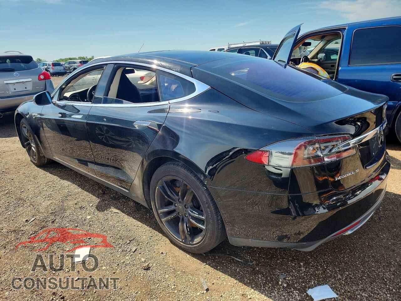 TESLA MODEL S 2015 - 5YJSA1H18FF080201