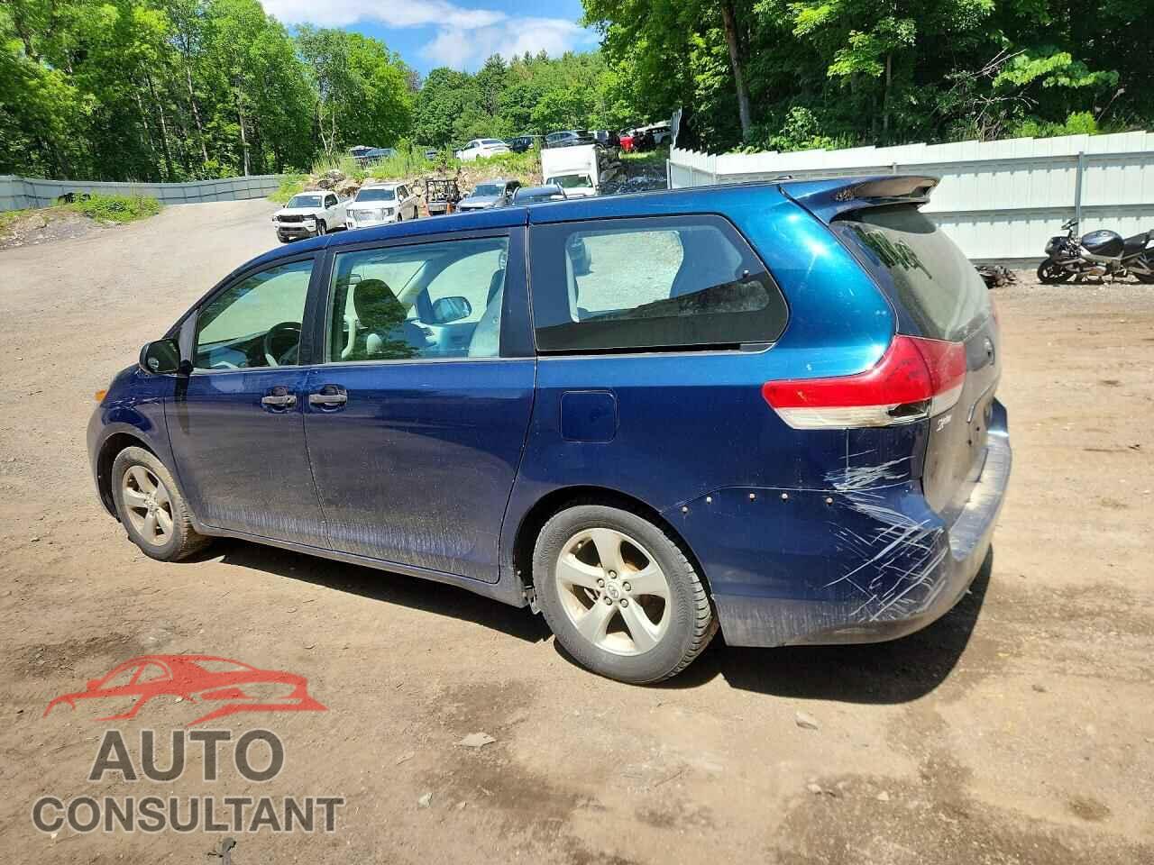 TOYOTA SIENNA 2011 - 5TDZK3DC0BS131128