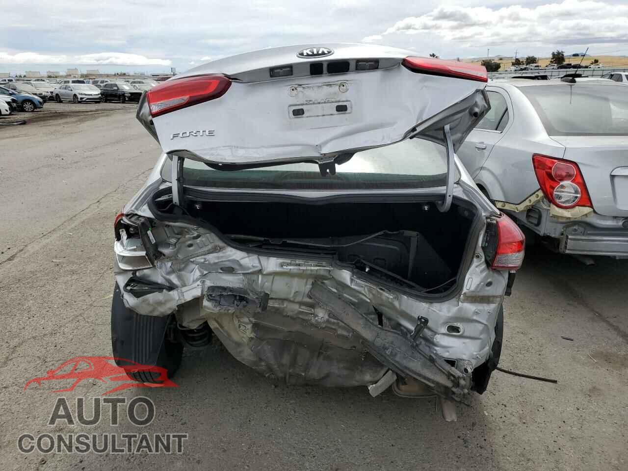 KIA FORTE 2017 - 3KPFK4A71HE126247
