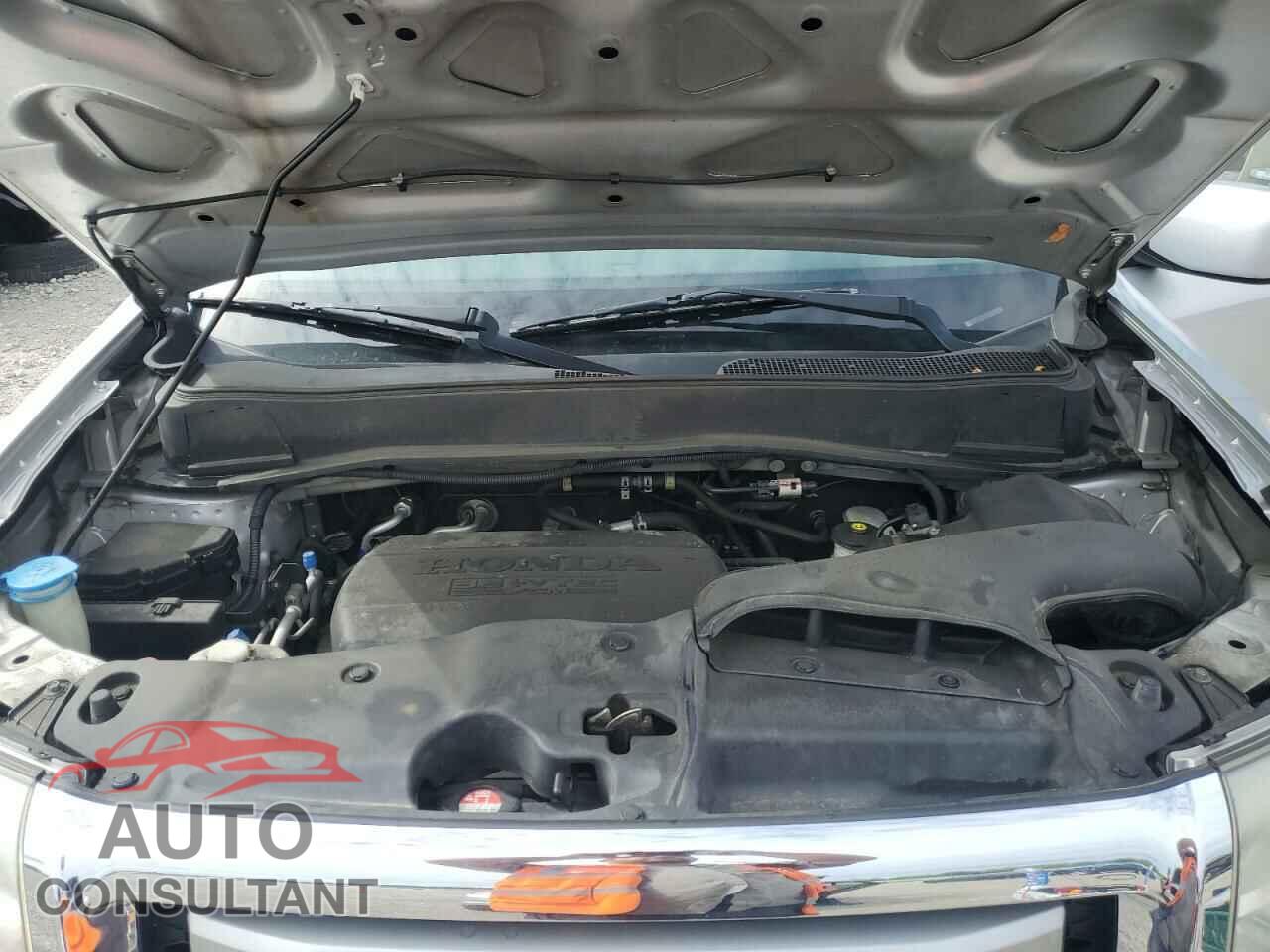 HONDA PILOT 2011 - 5FNYF4H48BB068132