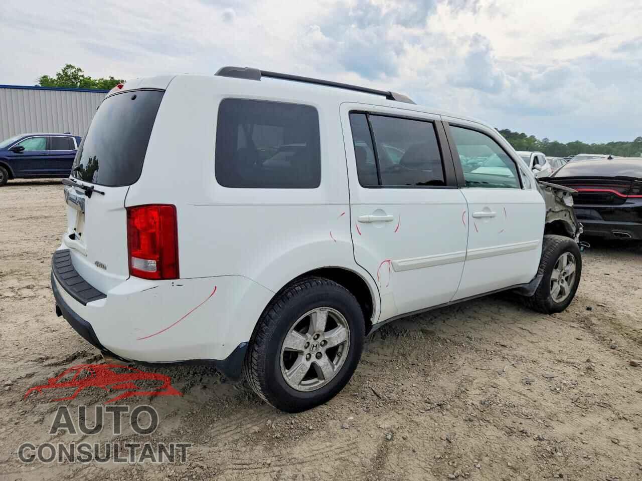 HONDA PILOT 2011 - 5FNYF4H61BB096713