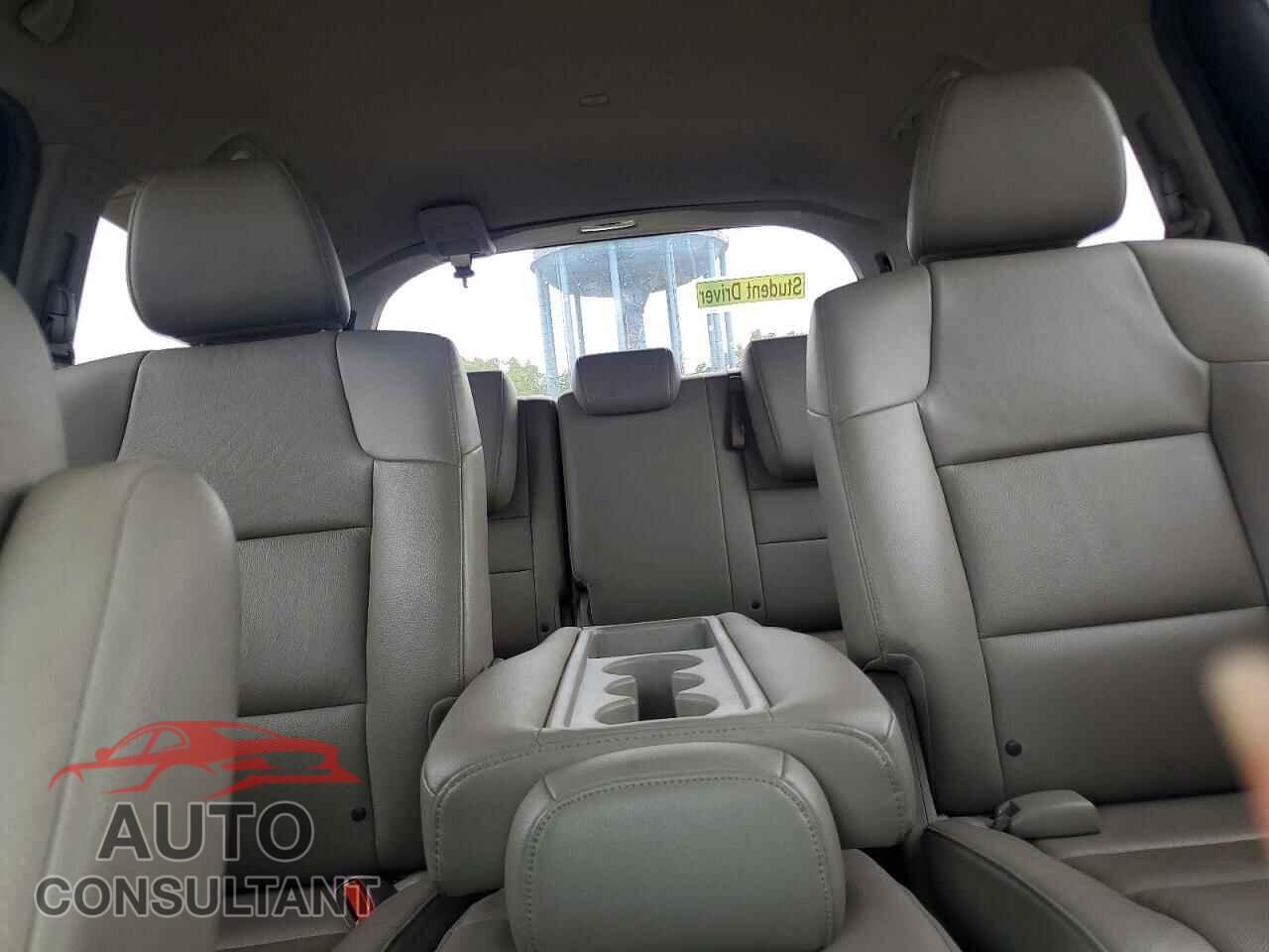 HONDA ODYSSEY 2016 - 5FNRL5H60GB016019