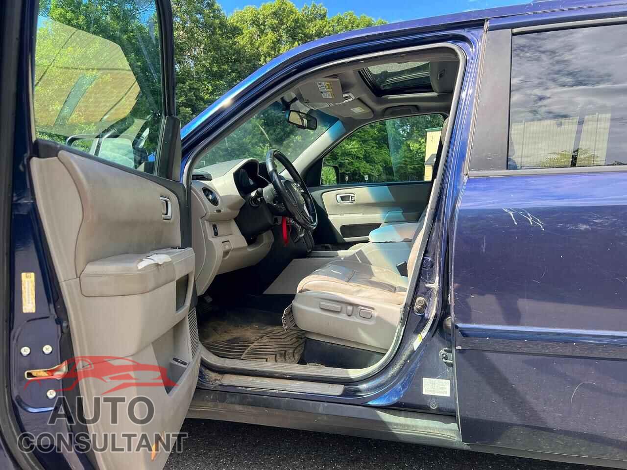HONDA PILOT 2013 - 5FNYF4H55DB005856