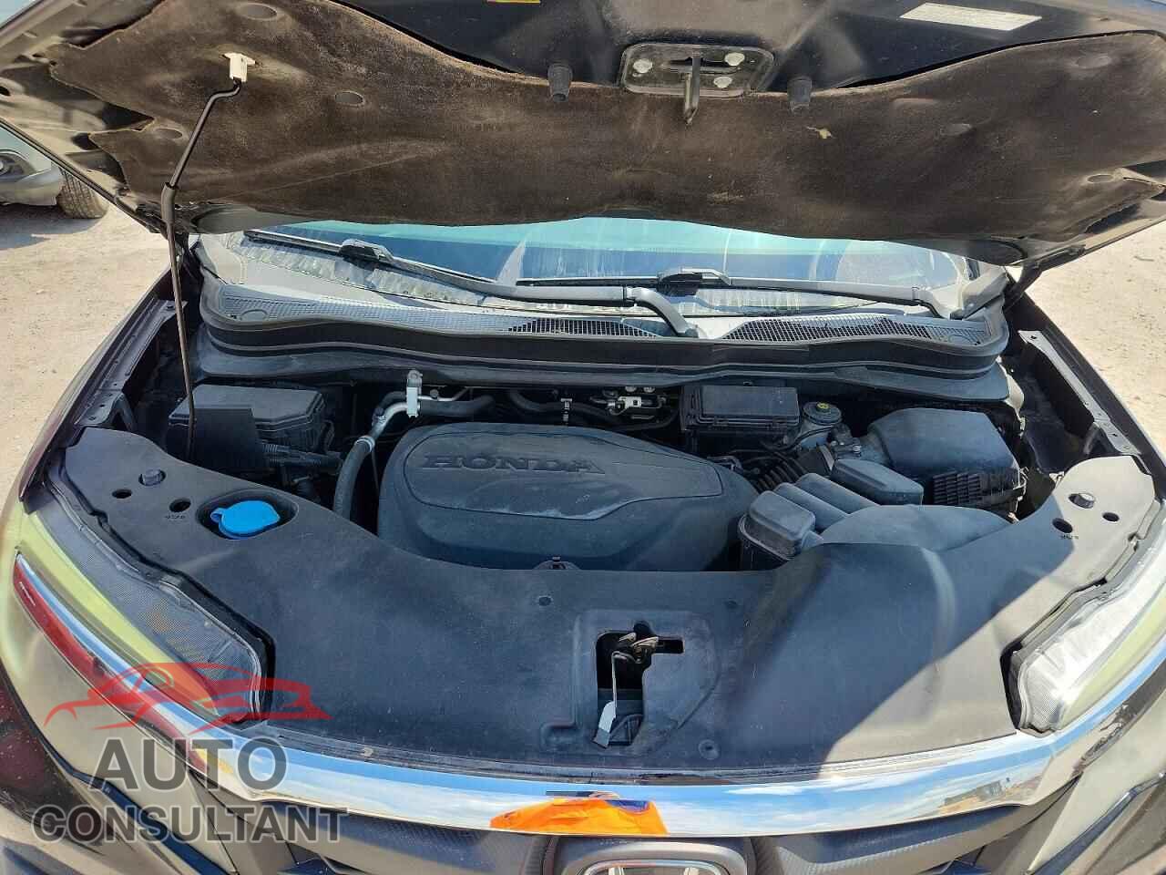 HONDA RIDGELINE 2018 - 5FPYK3F73JB010616