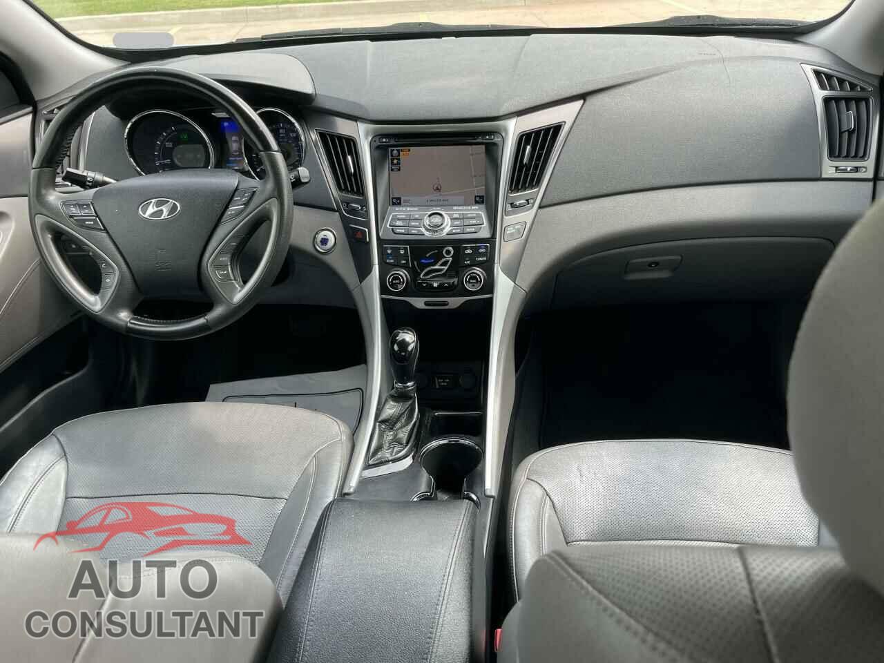 HYUNDAI SONATA 2012 - KMHEC4A4XCA047536