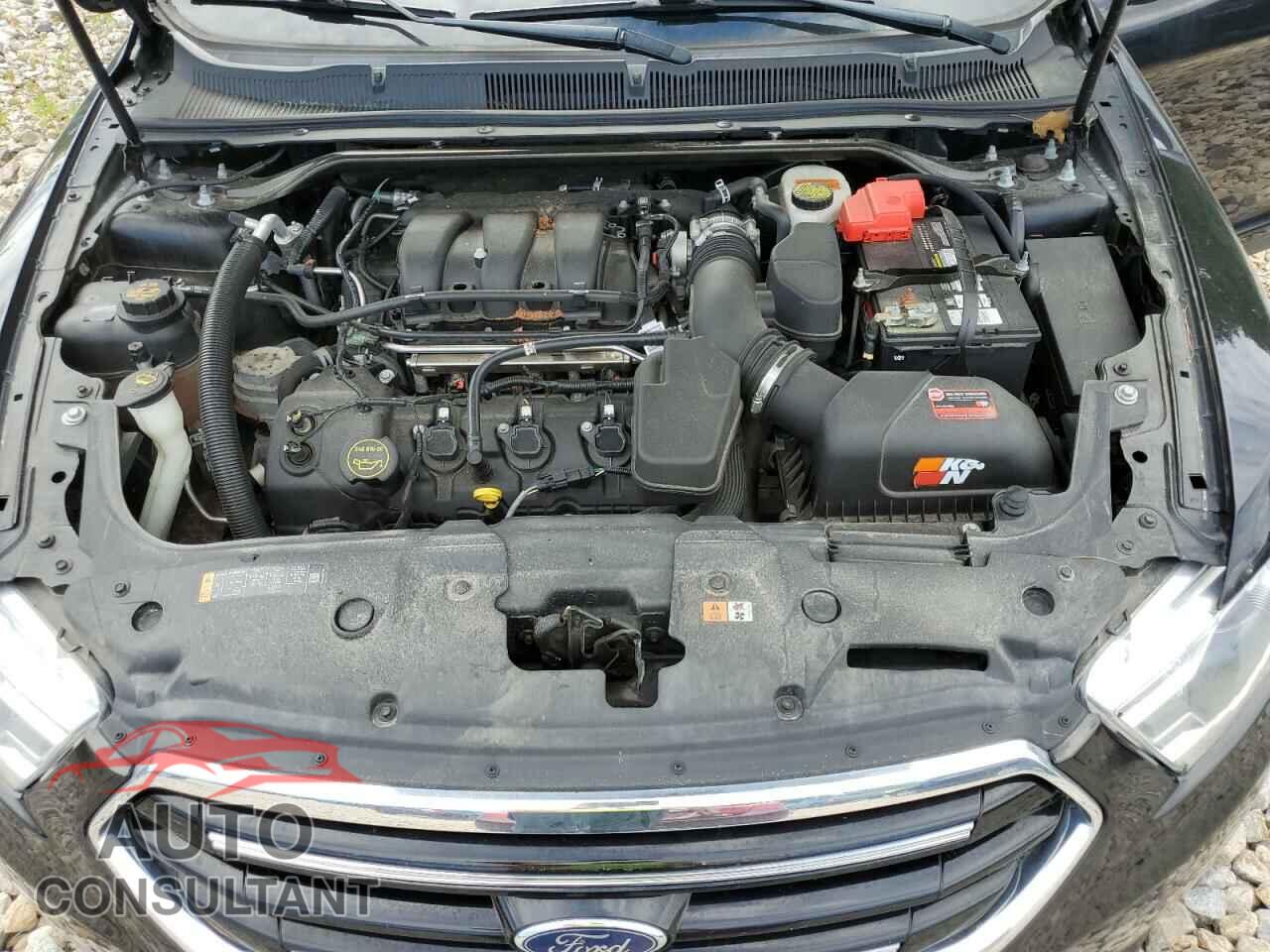 FORD TAURUS 2018 - 1FAHP2F89JG124161