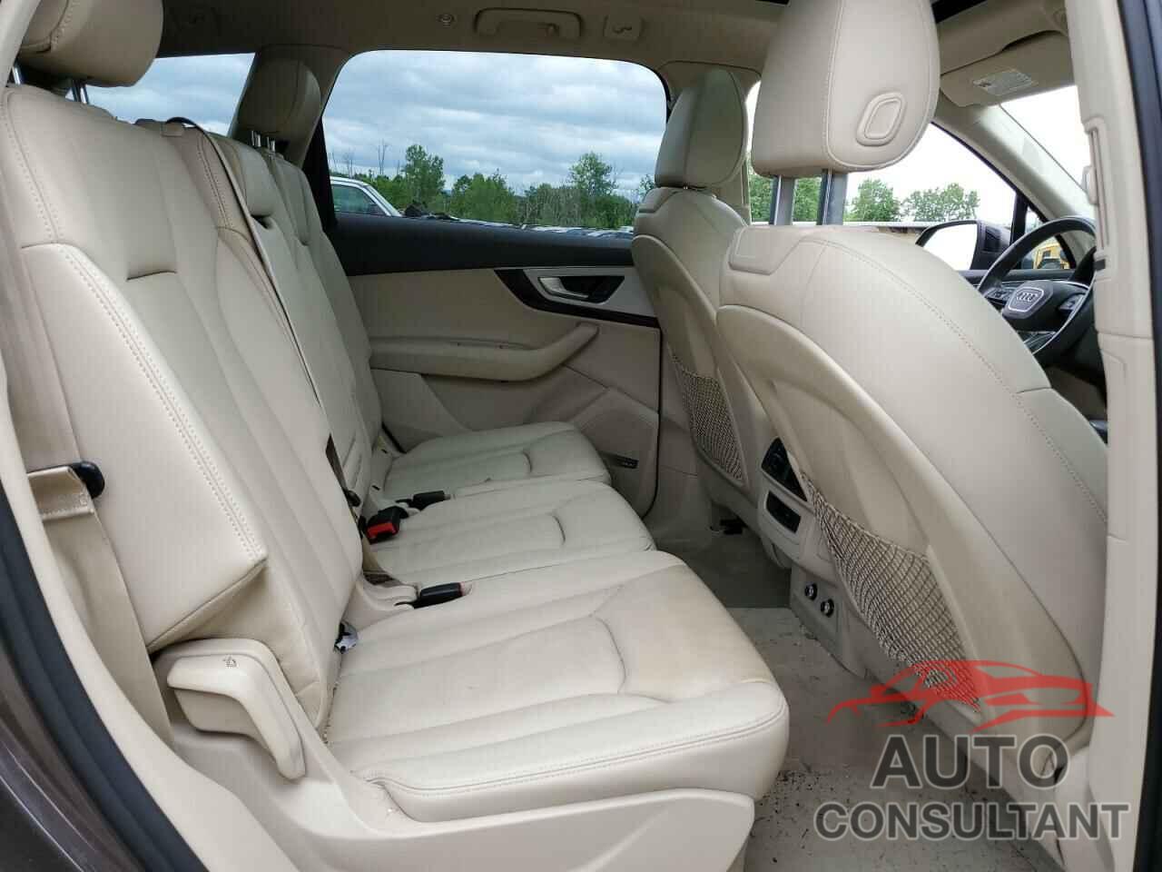 AUDI Q7 2019 - WA1LHAF77KD035639