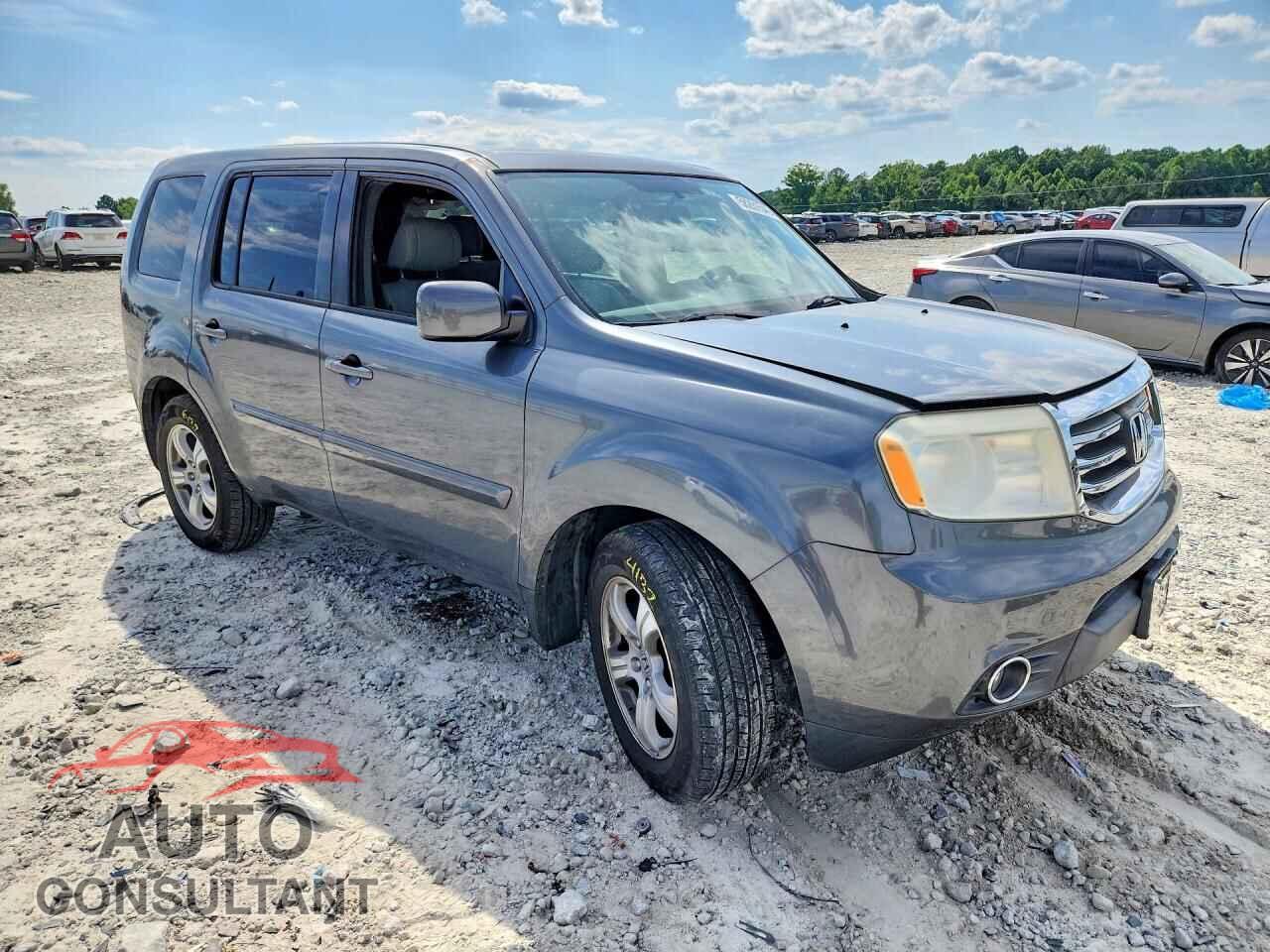 HONDA PILOT 2013 - 5FNYF4H45DB015326