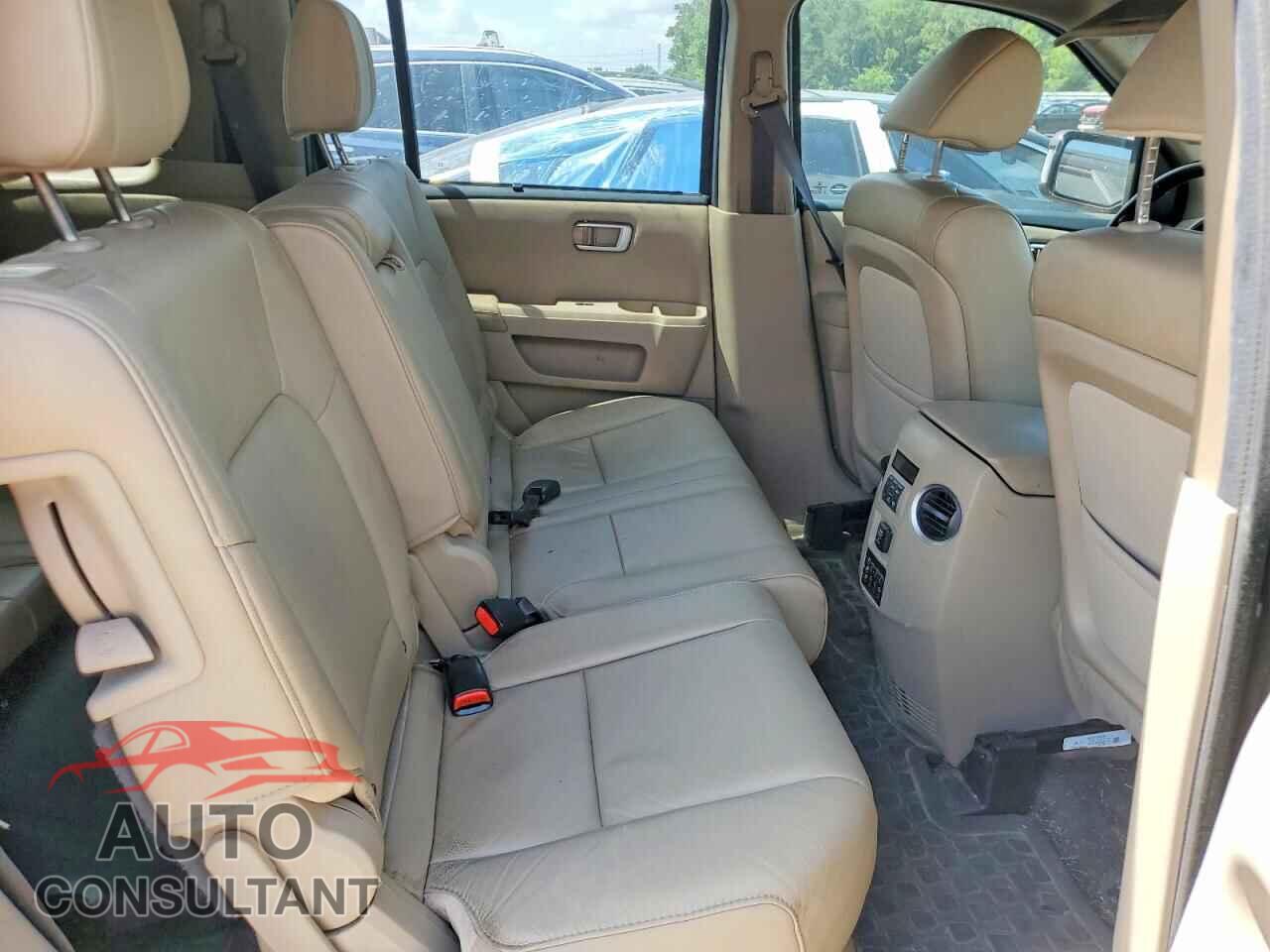 HONDA PILOT 2014 - 5FNYF4H94EB021244