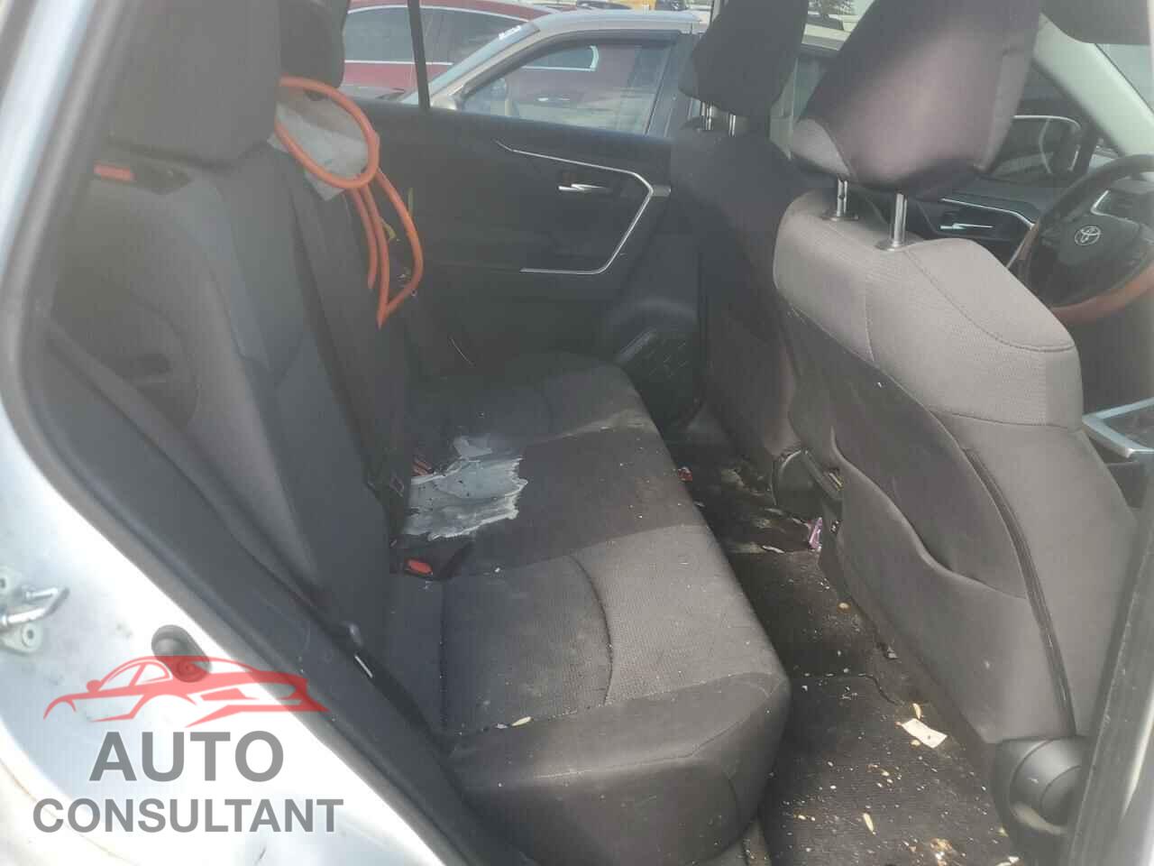 TOYOTA RAV4 2019 - JTMP1RFV3KD020337