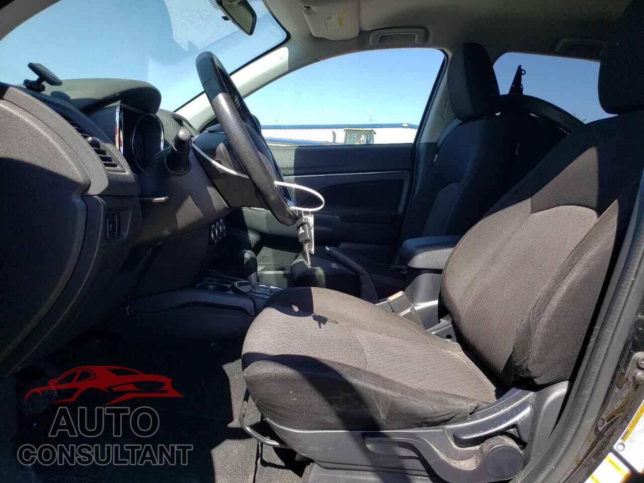 MITSUBISHI OUTLANDER 2017 - JA4AP3AU2HZ048216