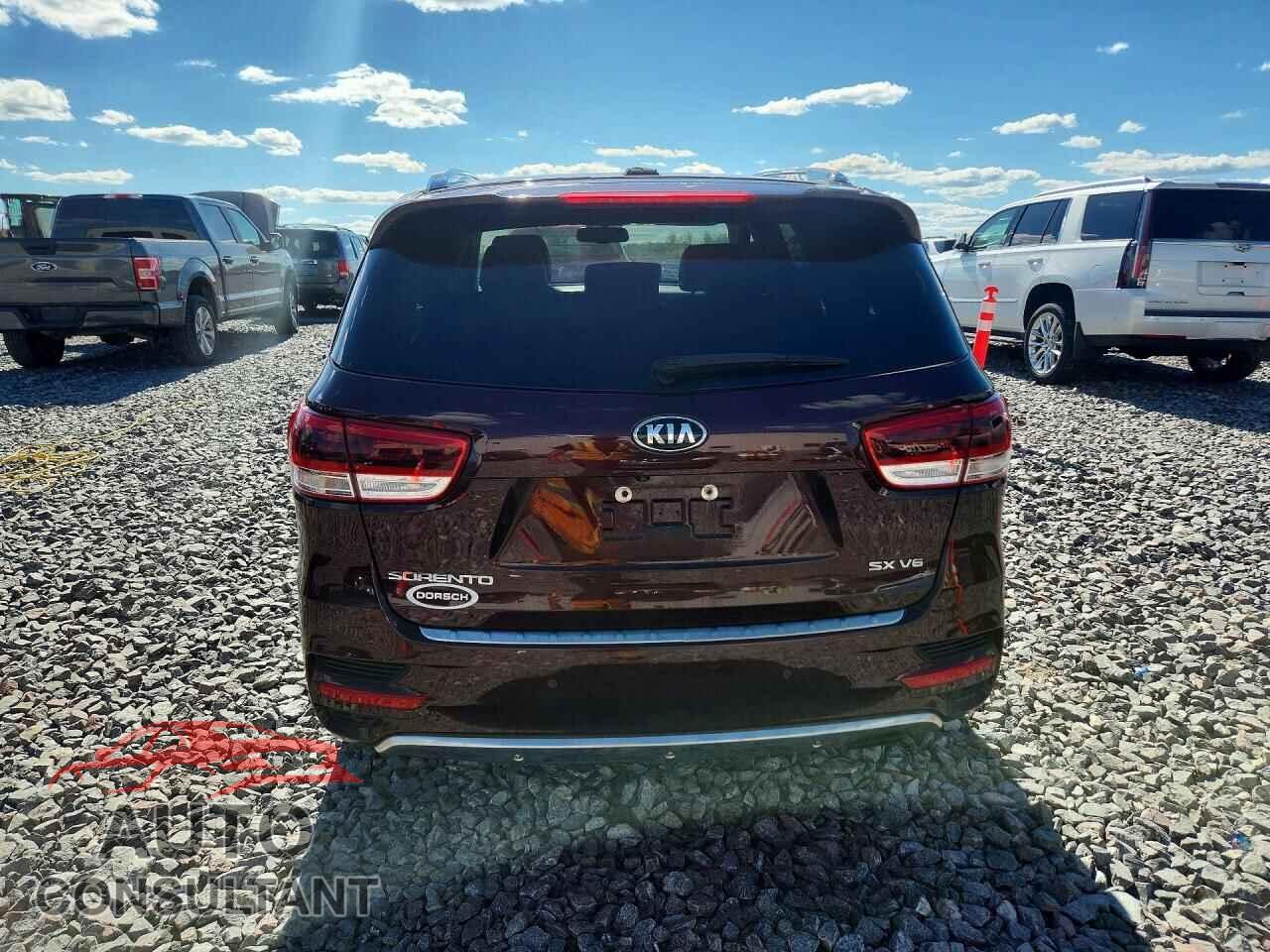 KIA SORENTO 2017 - 5XYPKDA51HG310304