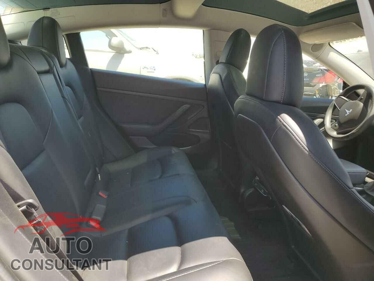 TESLA MODEL 3 2020 - 5YJ3E1EAXLF613576