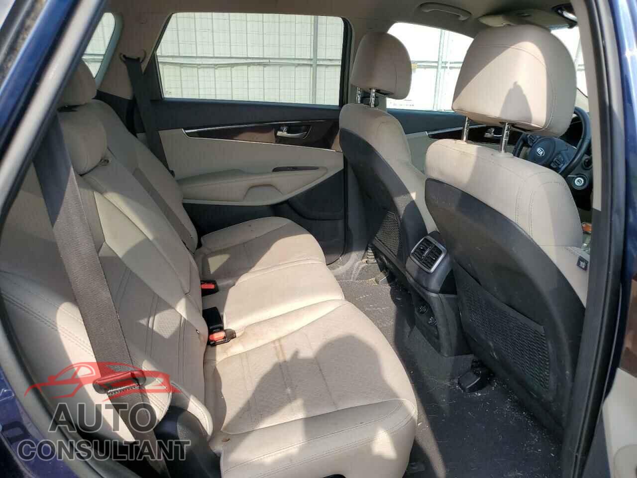 KIA SORENTO 2017 - 5XYPGDA52HG306800
