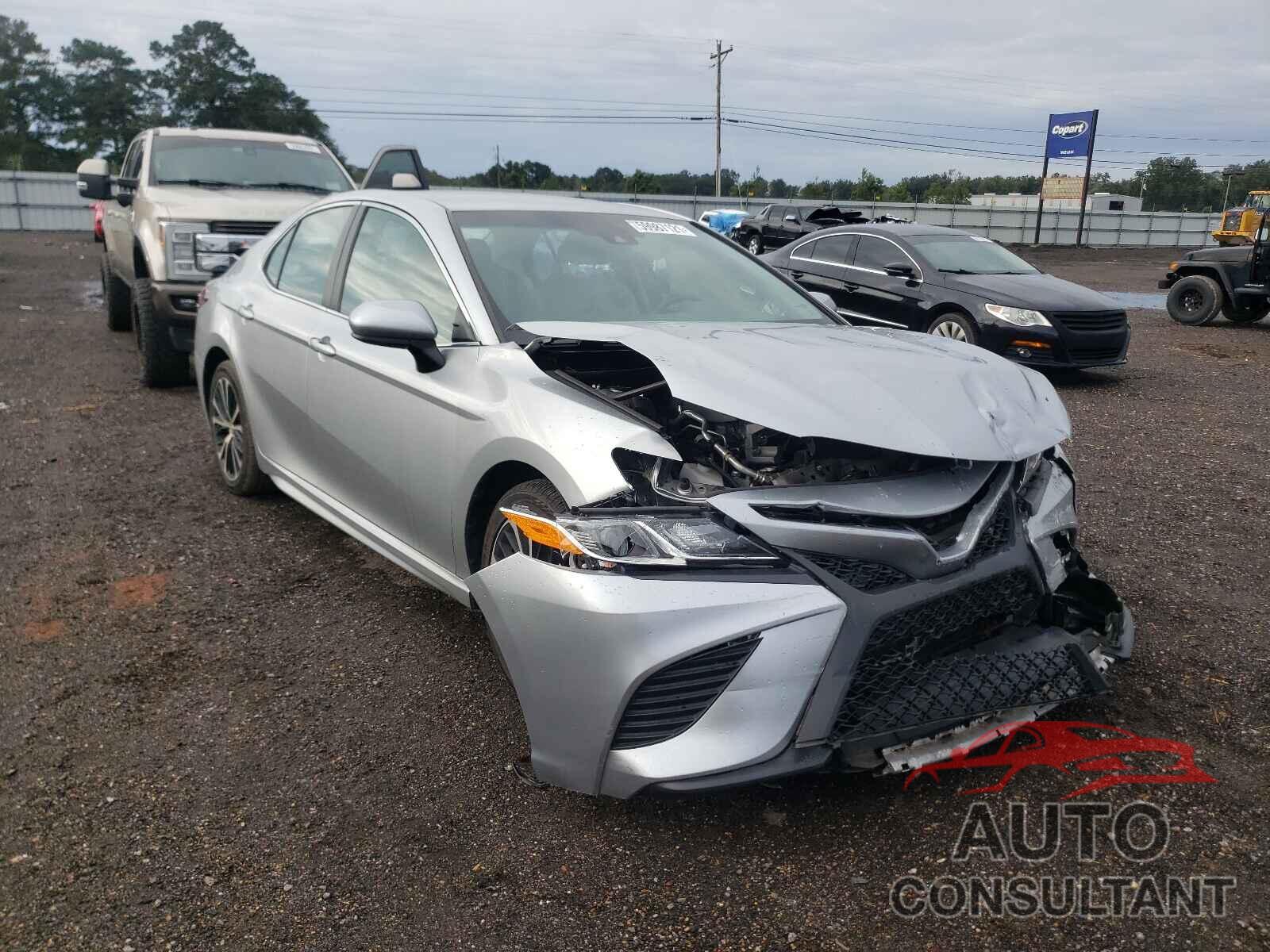 TOYOTA CAMRY 2018 - 4T1B11HK1JU017803
