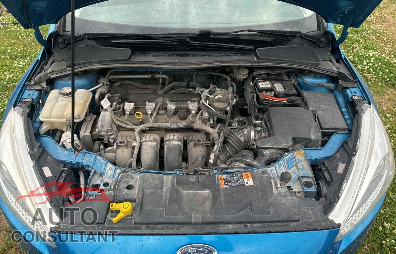 FORD FOCUS 2015 - 1FADP3F28FL379575