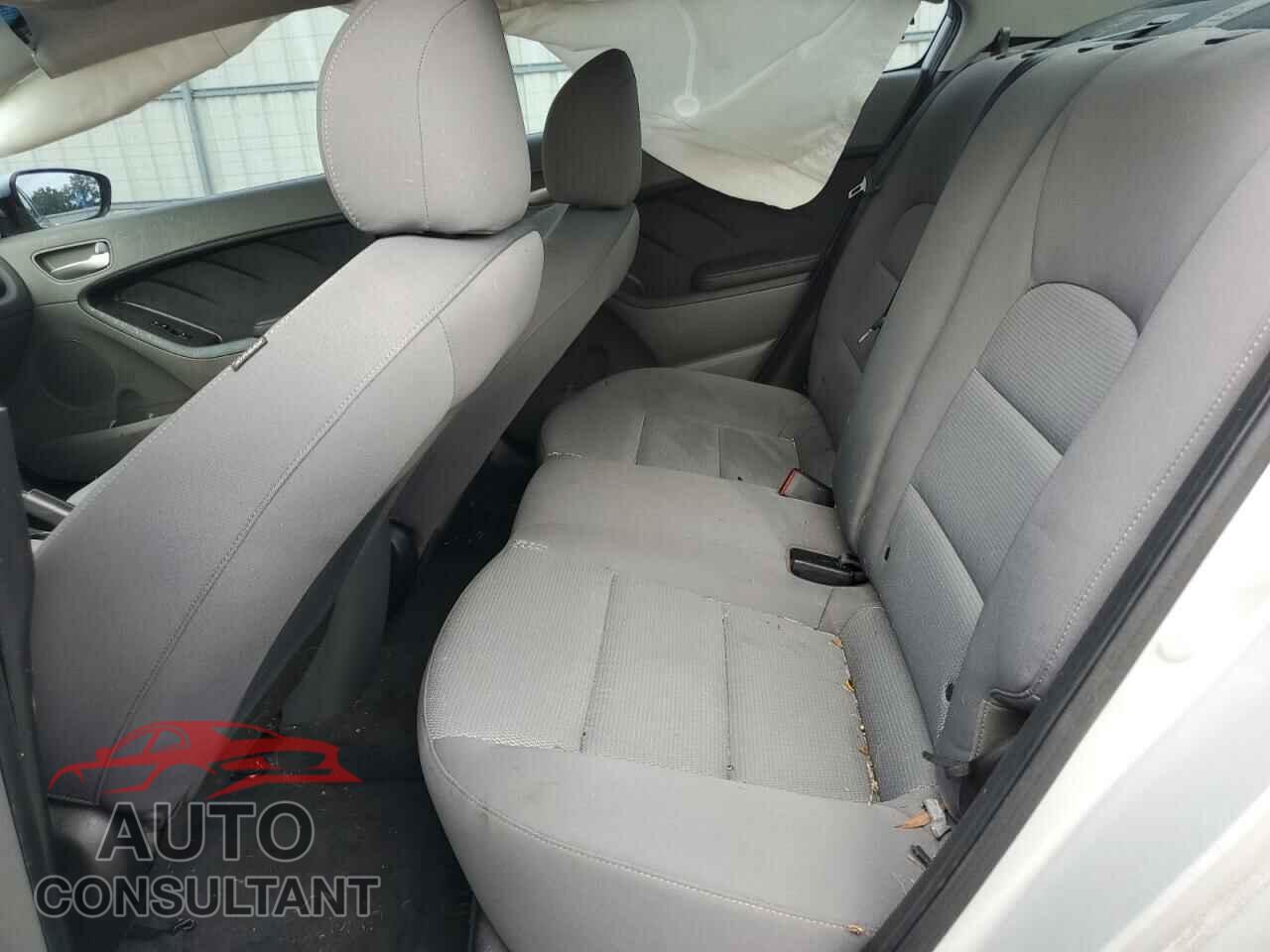 KIA FORTE 2018 - 3KPFK4A79JE179221
