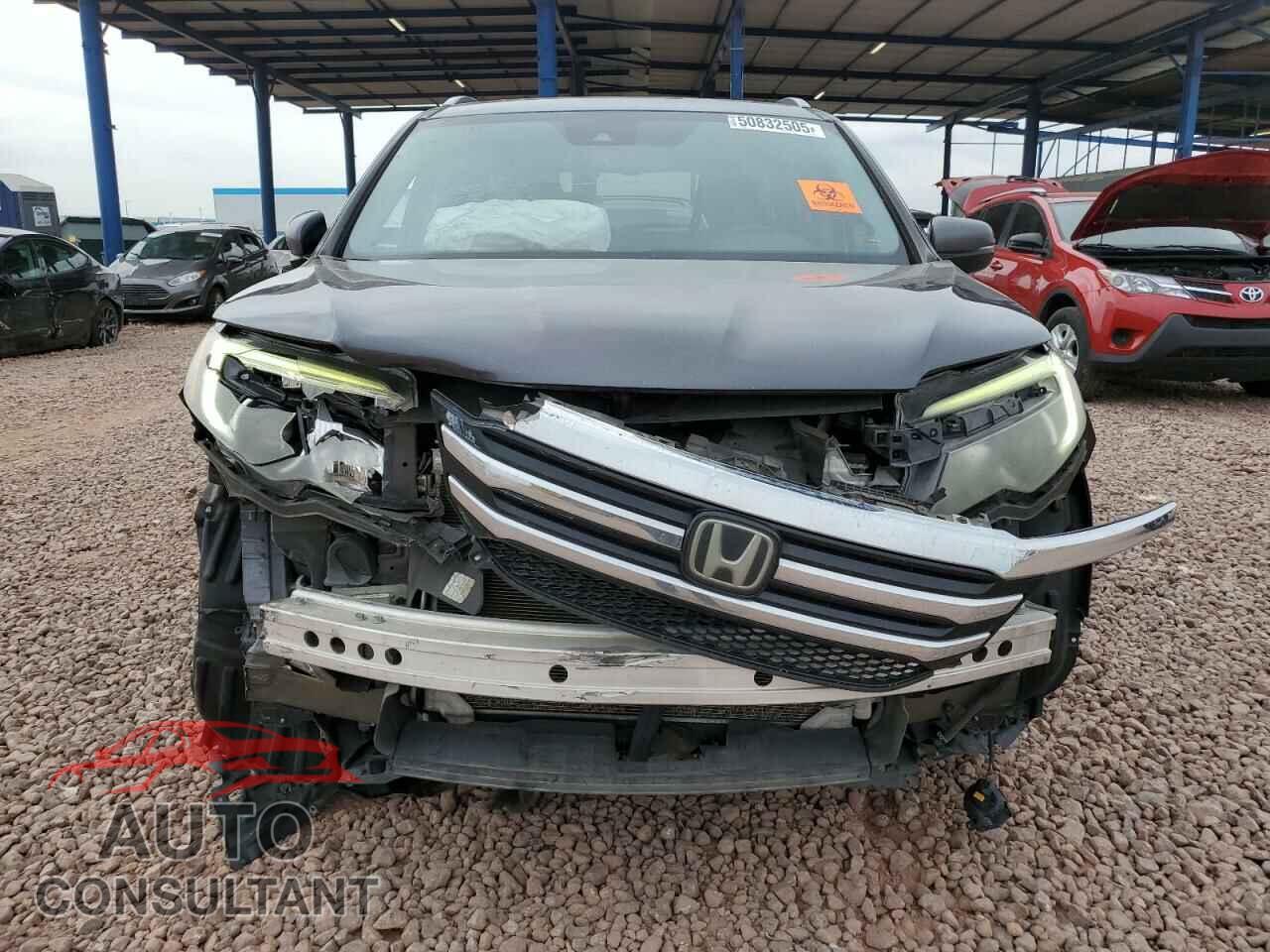 HONDA PILOT 2017 - 5FNYF5H99HB023940