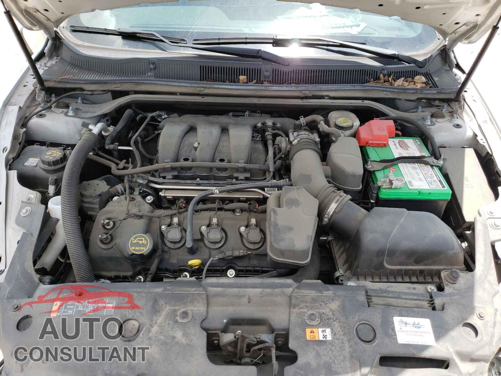 FORD TAURUS 2017 - 1FAHP2E85HG114626