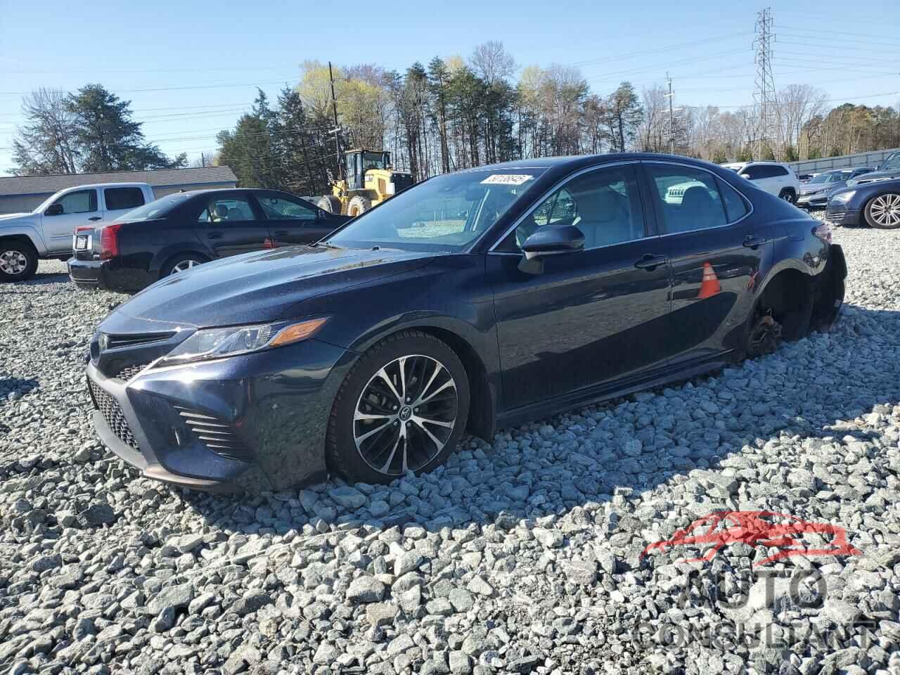 TOYOTA CAMRY 2018 - 4T1B11HK0JU533781