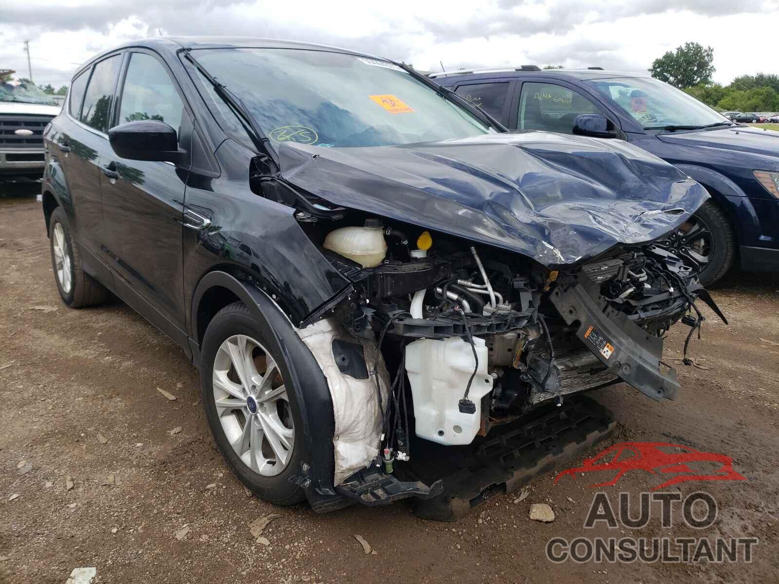 FORD ESCAPE 2017 - 1FMCU0GD7HUD07272