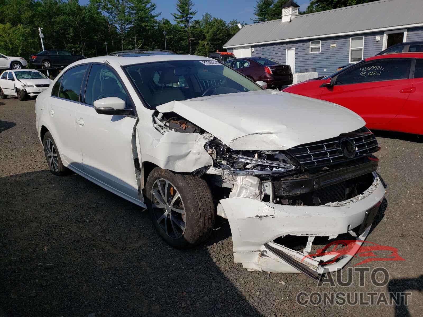 VOLKSWAGEN JETTA 2018 - 3VWDB7AJ1JM219041