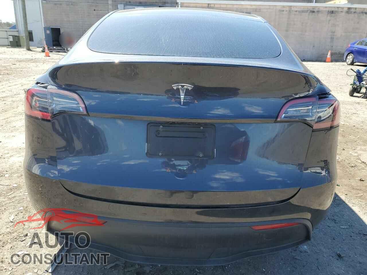 TESLA MODEL Y 2024 - 7SAYGDED9RF091711