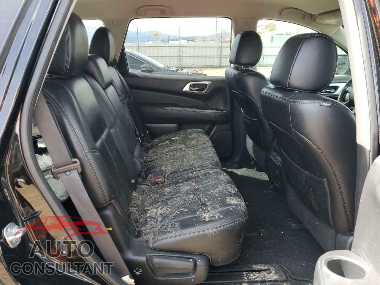 NISSAN PATHFINDER 2017 - 5N1DR2MM5HC640792