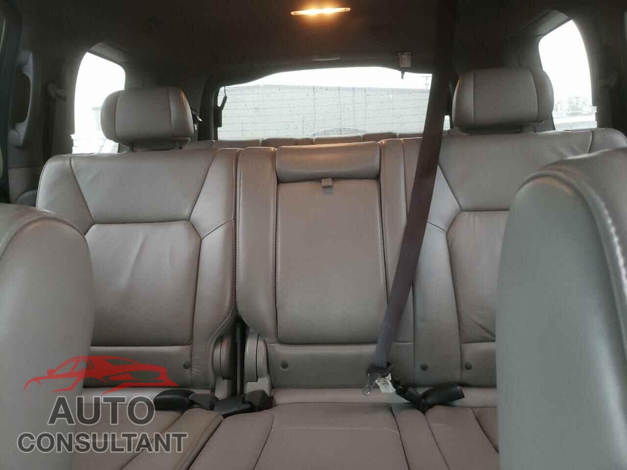 HONDA PILOT 2011 - 5FNYF4H56BB031816