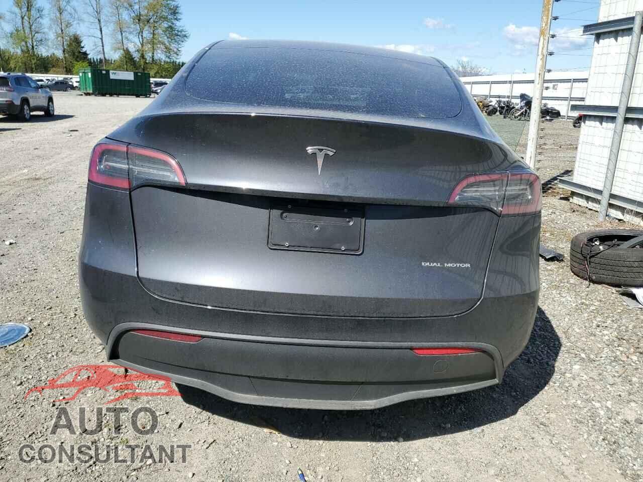 TESLA MODEL Y 2024 - 7SAYGDEE7RF008818