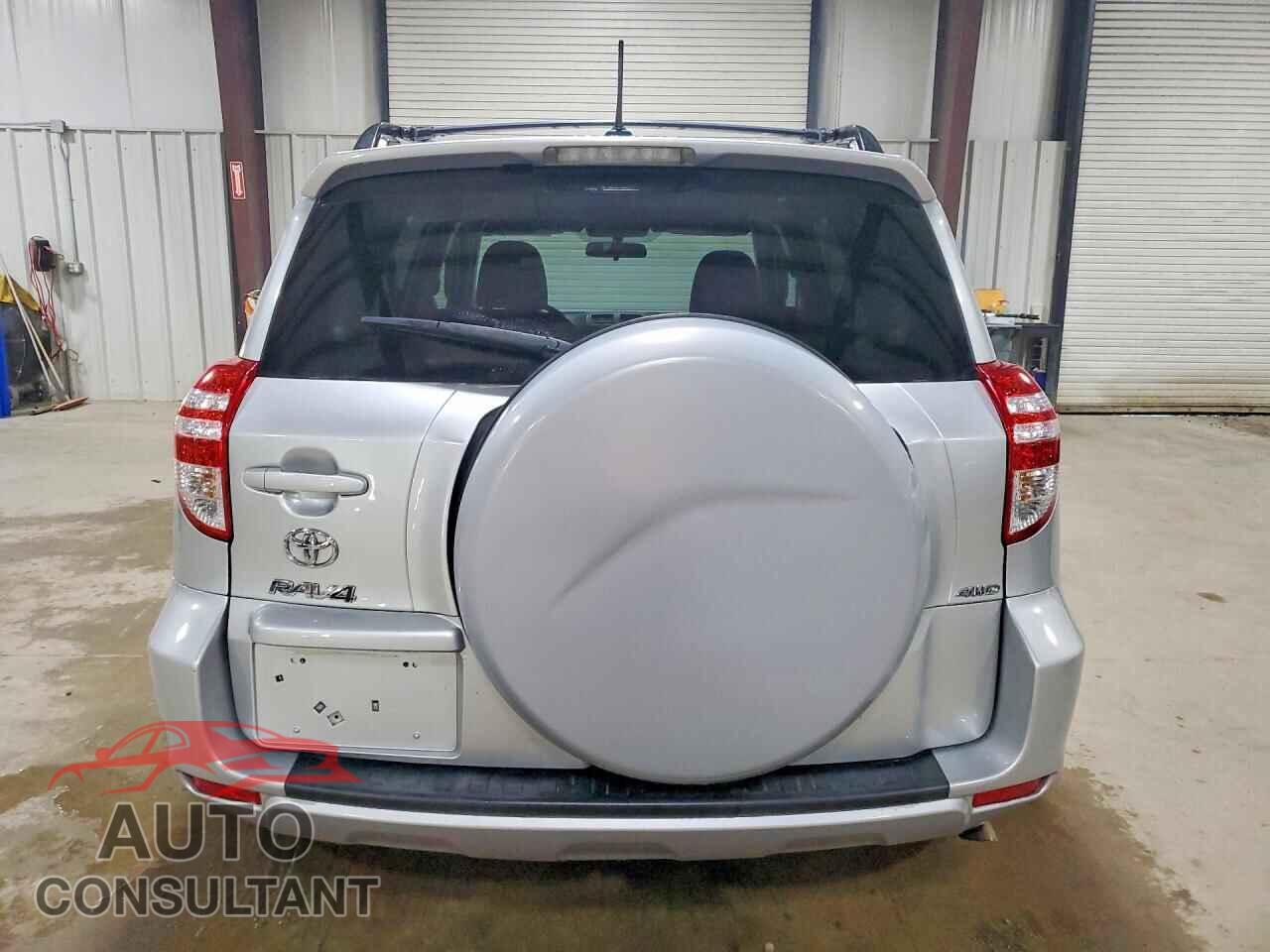 TOYOTA RAV4 2011 - 2T3BF4DV6BW098034