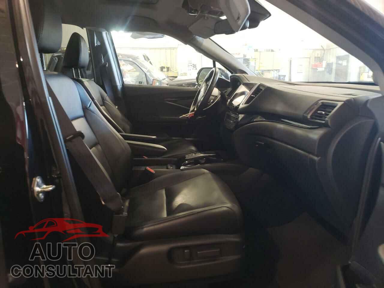 HONDA PILOT 2017 - 5FNYF6H01HB004936