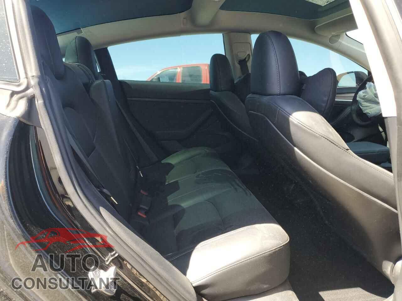 TESLA MODEL 3 2023 - 5YJ3E1ECXPF617537