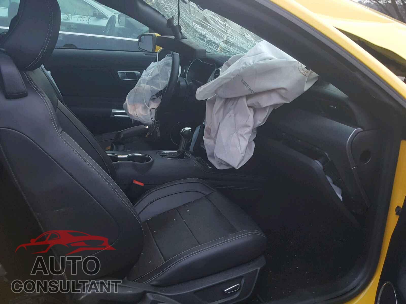 FORD MUSTANG 2018 - 1FATP8UH0J5117921