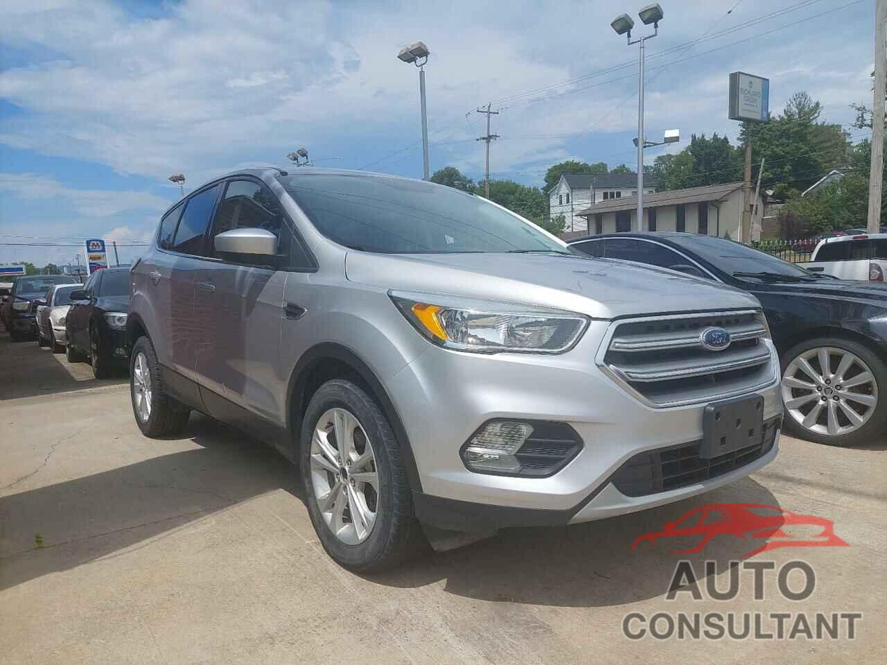 FORD ESCAPE 2017 - 1FMCU0GDXHUA53654